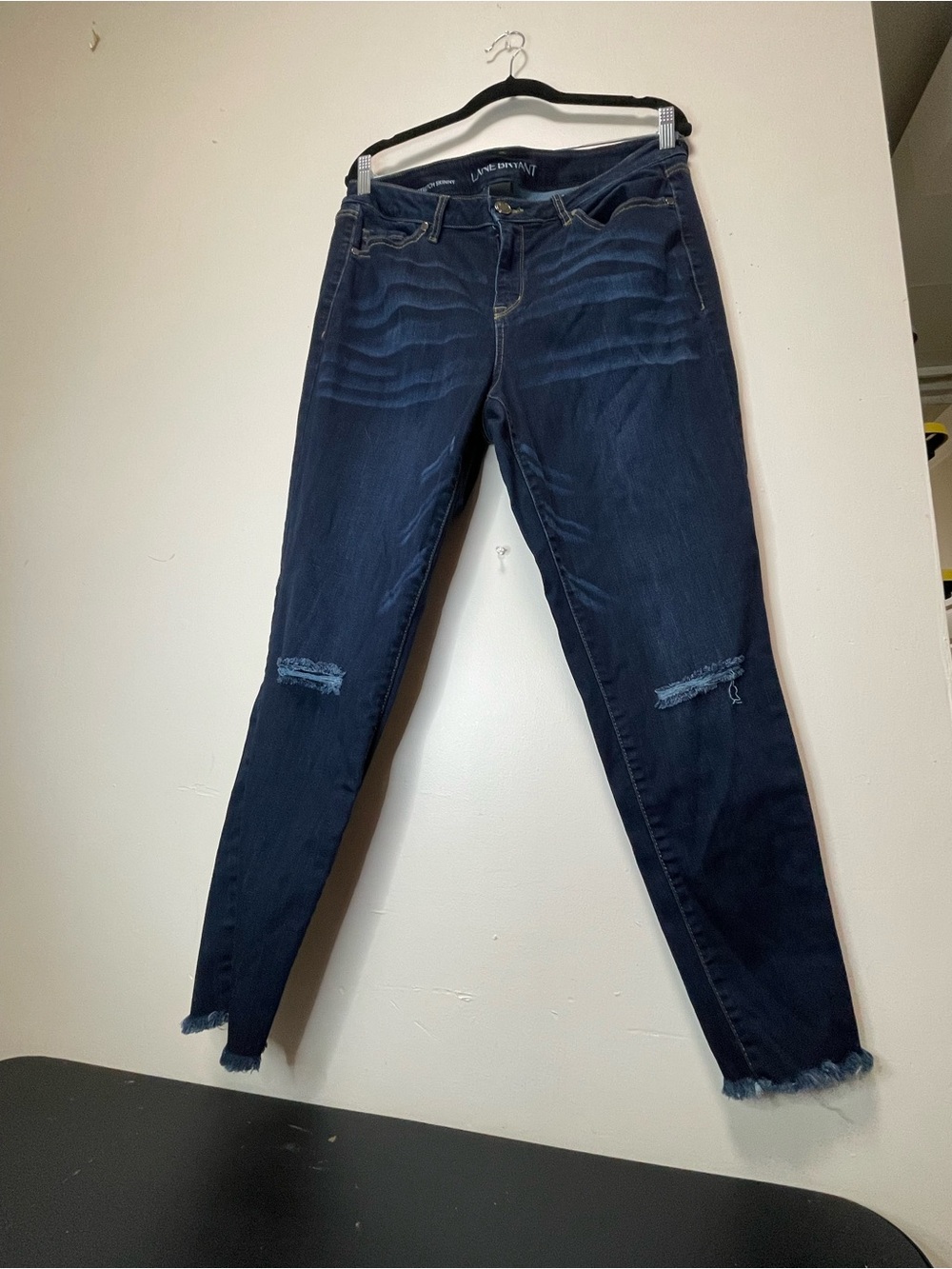 Lane Bryant Mid-Rise Super-Stretch Skinny Jeans – Distressed Raw Hem – Size 16@